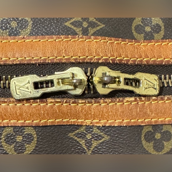 Authentic Louis Vuitton Vintage Monogram Sac Souple 35 Boston Satchel Bag - Picture 9 of 16